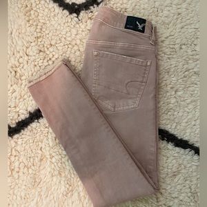 Dusty pink AE crop jeans